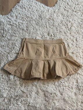 Forever 21 Tan Pleated Mini Skirt